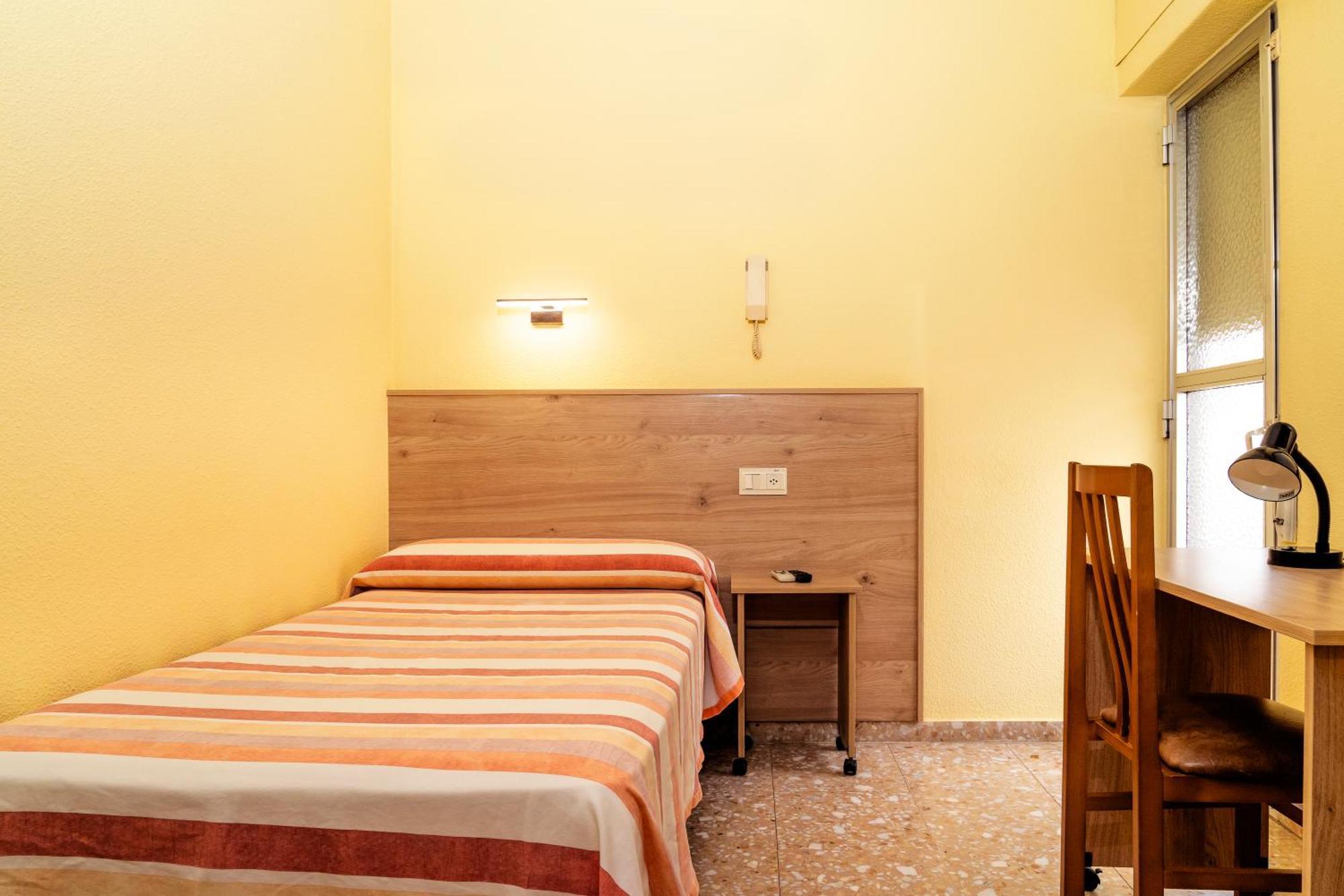 Hotel Borja El Puig  Bagian luar foto